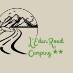 Sur fond beige logo stylisé route et montagnes du Camping L Eden Road