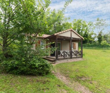 Camping Le Mont Libre – Cottage & espace nature – Gannat