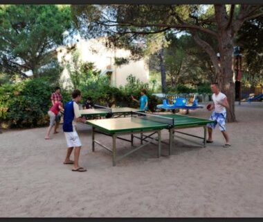 Tables de ping-pong en plein air au Camping Paduella