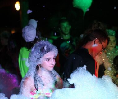 Soirée mousse avec enfants au Camping Resort Les Champs Blancs
