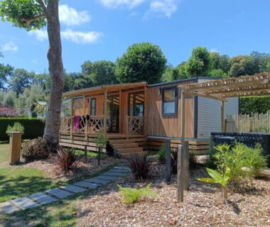Mobil-home avec terrasse et jardin au Camping de La Hallerais Dinan