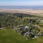 Vue aérienne du littoral et des emplacements au Camping les 3 Sablières