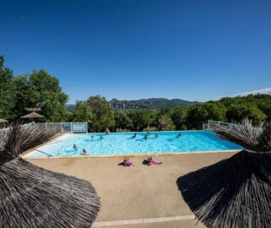 Charmant camping Familiale 3 Etoiles vue 360 plage piscine à débordement empl XXL