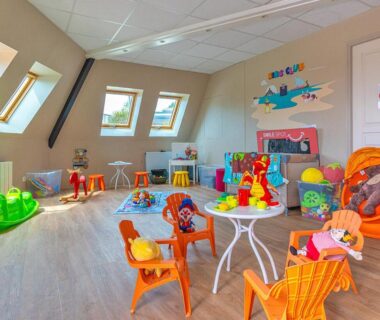 Salle de jeux enfants sous les combles du Cottage Premium