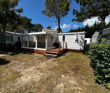 Mobil-home avec terrasse et jardin dans le camping Détente en 4 étoiles jusque 6 personnes selon la dispo