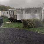 Mobil-home avec terrasse sur pelouse au Domaine