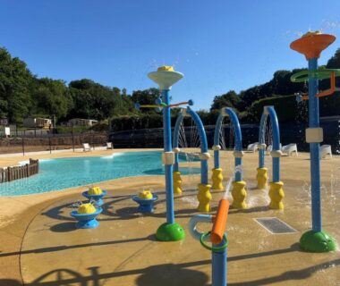 Aire de jeux aquatique et pataugeoire au Domaine du Blanc Pignon