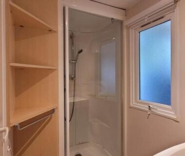 Salle de bain avec cabine de douche au Domus VERONA EUROPAPARK 20 min