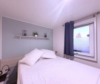 Chambre avec lit double et fenêtre au Ferret wifi, plage, piscine à 2 pas, 8 pers avec Vayny