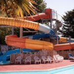 Piscine et toboggans aquatiques au camping L'Orée de l'Océan