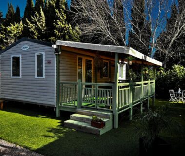 Mobil-home avec terrasse et jardin au camping Le Bel' Azur