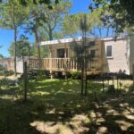 Mobil home sur terrasse ombragée au camping L'écureuil