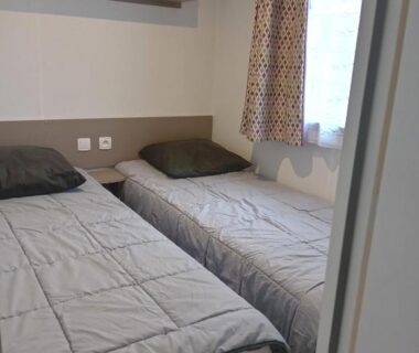 Chambre avec deux lits simples dans le MH 468 LUMINOSA 3ch