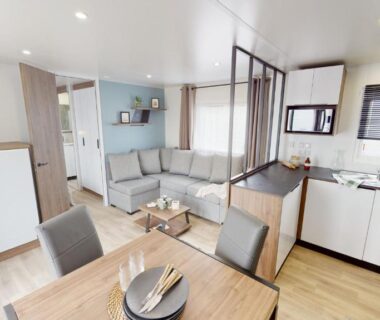 Intérieur avec salon et cuisine ouverte dans le MH263 3 chambres et 2 salles de bain