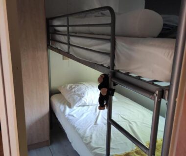 Chambre avec lits superposés dans le mobil home MOBIL HOME CAMPING 3***