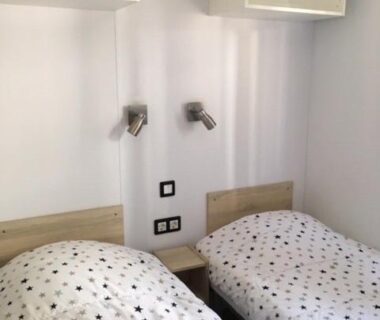 Chambre avec deux lits simples dans le Mobil Home superbe Vue Mer St Raphaël