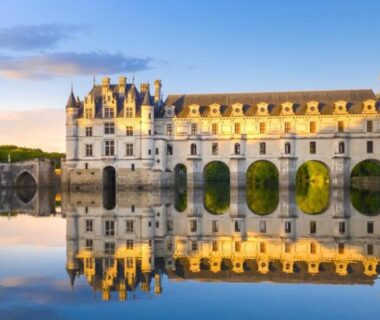 Rivière et château en reflet au Mobil Home tout confort 6 personnes avec wifi