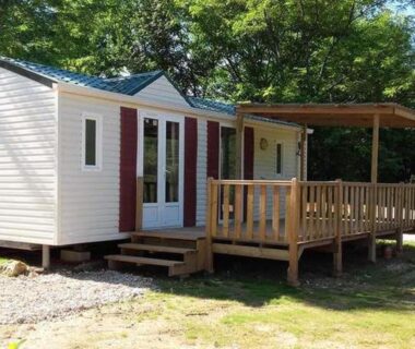 Terrasse ombragée du Mobil-home 28m² pour 6 personnes API-1-52-475