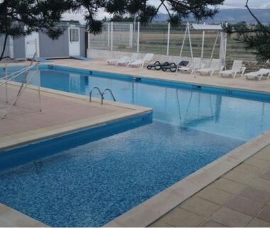 Piscine extérieure au camping Mobil home 6 personnes climatisation Sainte Croix du Verdon
