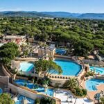 Piscines et toboggans au Camping TIKAYAN Mobil home ECRIN DE SÉRÉNITÉ Le Muy