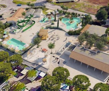Aire aquatique avec piscines et toboggans au Mobil home Camping La Marine