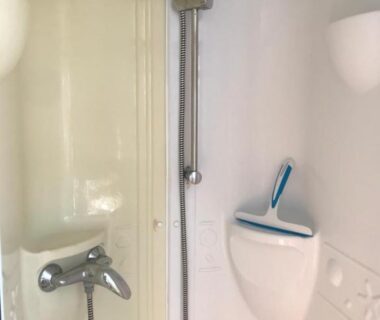 Cabine de douche dans le Mobil home Cristal