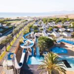 Front de mer avec piscine et toboggans au Mobil-home SOLEIA MAR ESTANG SIBLU VILLAGE