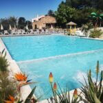 Piscine et transats au mobil home neuf camping l ile dor plage st raphael