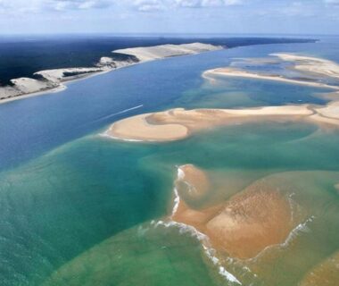 Lagune bancs de sable et dunes vus du ciel au Camping Les VIVIERS CAP FERRET