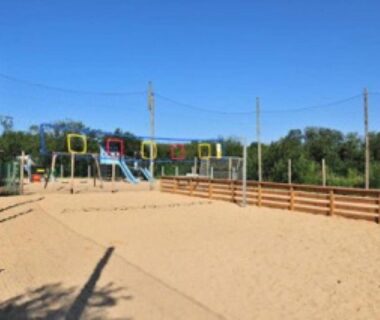 Aire de jeux et terrain de sable au camping Mobile home 6 pers tout confort