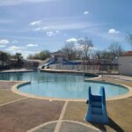 Complexe aquatique avec toboggans et bassin enfant au Mobile home