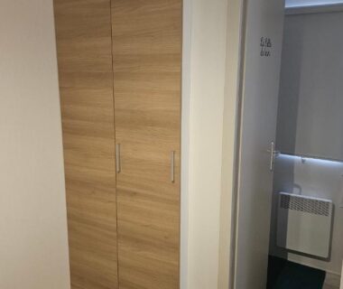 Couloir avec placard et radiateur du mobile home Lacanau Ocean