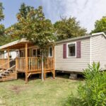 Terrasse en bois devant le mobilhome 6-8 personnes Cap Ferret