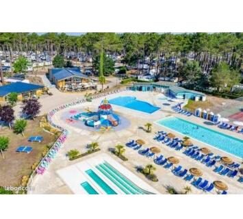 Piscines et transats au Mobilhome 6 et 4 places terrasses couvertes du camping Les Dunes de Contis
