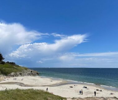 Plage de sable et dunes au bord de la mer, Mobilhome 6 pers 3 Ch terrasse Domaine de Kerlann