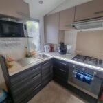 Cuisine équipée dans le mobil-home Naphtase - MH487S - Pause Privilège