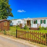 Mobil-home avec terrasse et jardin clos dans le camping Petit Rio