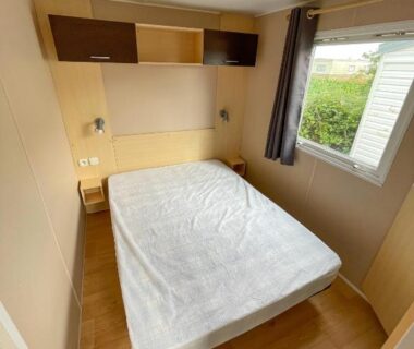 Chambre avec lit double dans le mobil home Petit Rio