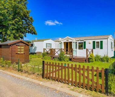 Mobil-home avec terrasse et jardin clos dans le camping Petit Rio