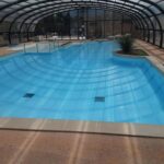 Piscine couverte sous abri au camping Riva Bella chez Caraphou