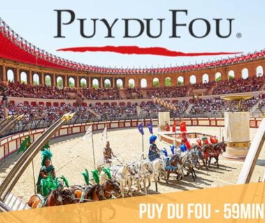 Arène avec chevaux et figurants au Puy du Fou vue depuis le Séjour Déconnexion avec Vue Imprenable sur Lac