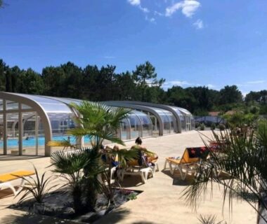 Séjour famille en Vendée – Mobil home 4 personnes avec terrasse & piscines