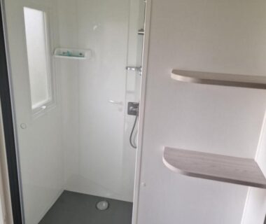 Cabine de douche dans le mobil-home TRIGANO Savina 2022