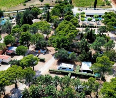 ZEcamping 3 étoiles animé avec club enfant toboggans restaurant et piscine