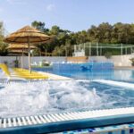 Piscine chauffée avec jacuzzi au ZEcamping 4 étoiles jacuzzi piscine chauffée à 1km de la plage pet friendly
