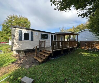Mobil-home sur terrasse en bois au litteau 213