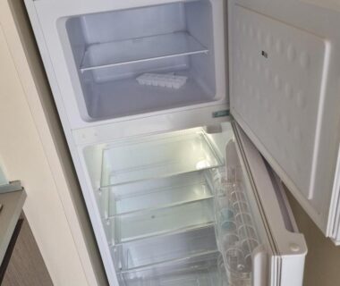 Dans le mobilhome réfrigérateur ouvert au domaine des iscles emplacement 137