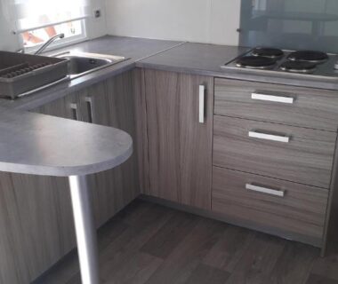 Coin cuisine équipée dans le logement Omer Port la Nouvelle