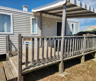 Terrasse en bois du mobil-home Sol a gogo 3 ch